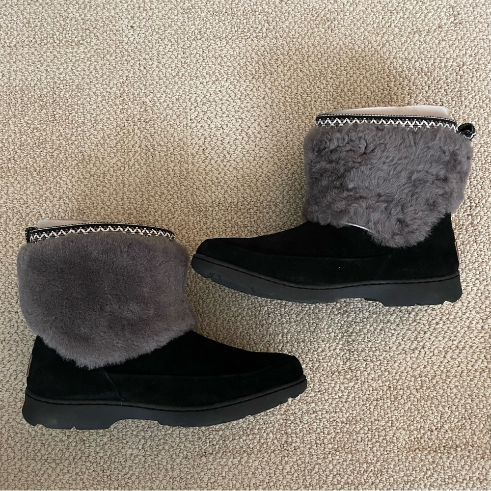 UGG Brie Waterproof Suede Boots Black w/ Pom Poms Women’s size 11 - Picture 7 of 13
